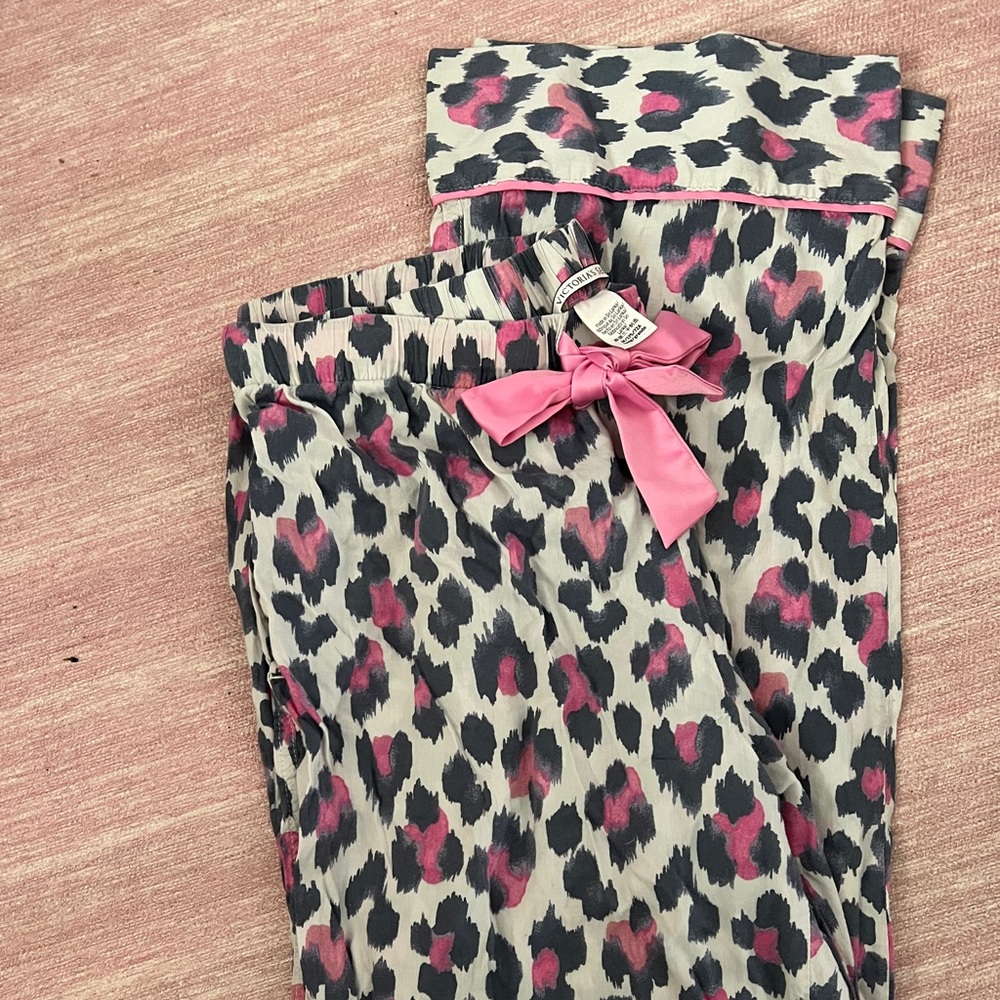 Victoria’s Secret lightweight cotton pink leopard pj pants - Size Medium, Long